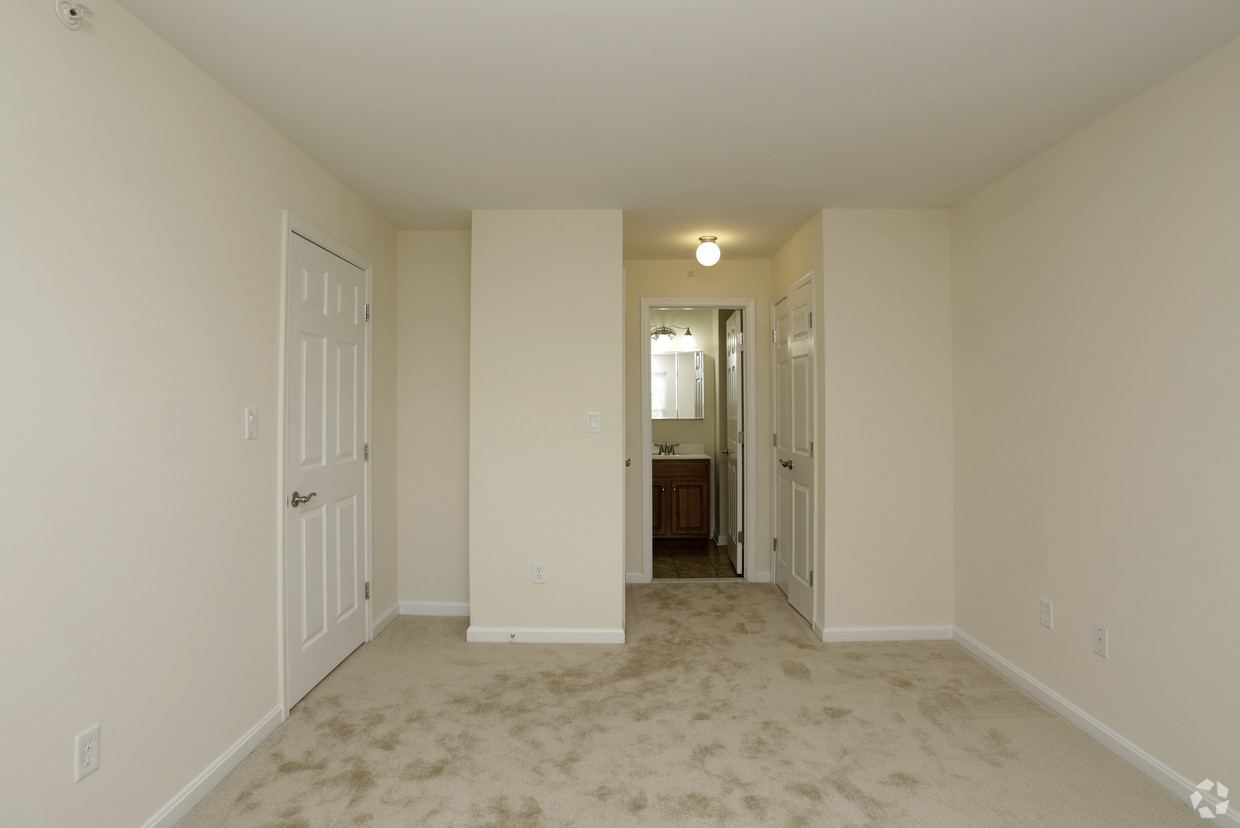 Gallery Bowling Brook Apartments